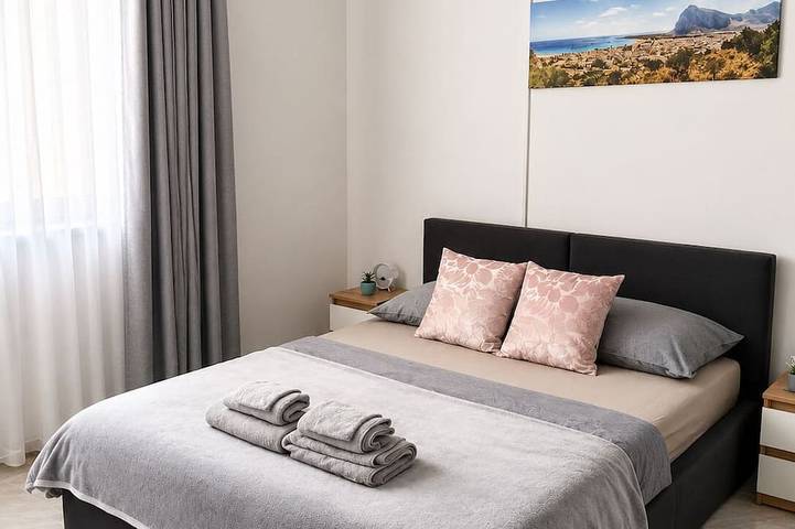 Entire apartment, Cinema Apartment • 5 Guests • Near Beach Trapani in Trapani, Trapani Province