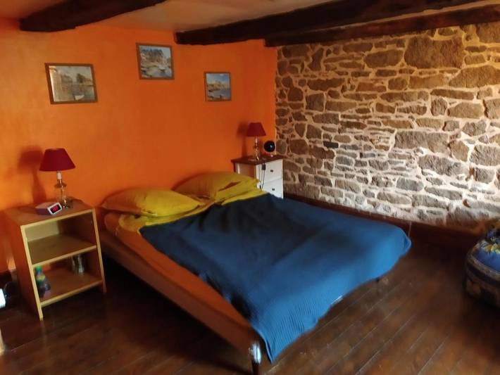 Gîte pour 3 personnes, avec jacuzzi ainsi que sauna et jardin à Lanhélin - 2