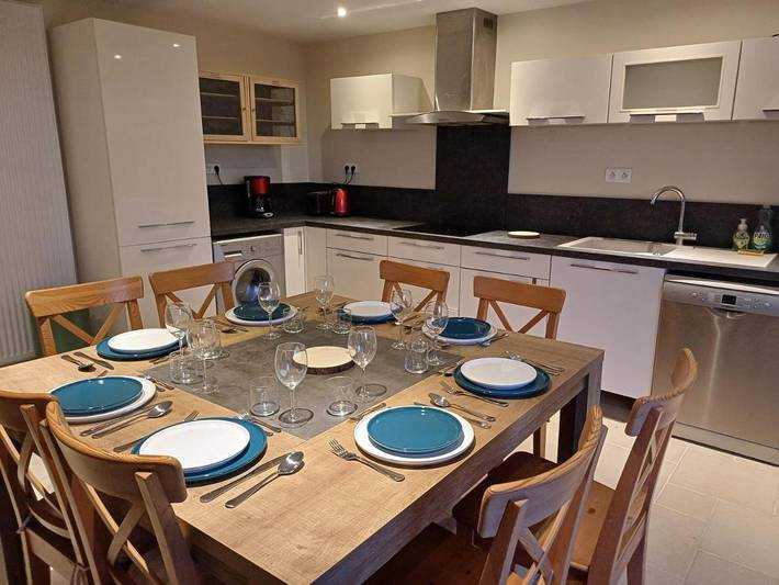 Location de vacances pour 10 personnes, avec vue ainsi que piscine et jardin à Cremps - 3