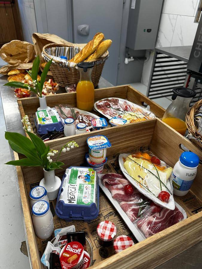 Location de vacances pour 12 personnes, avec piscine et terrasse, animaux acceptés à Vireux-Wallerand - 2