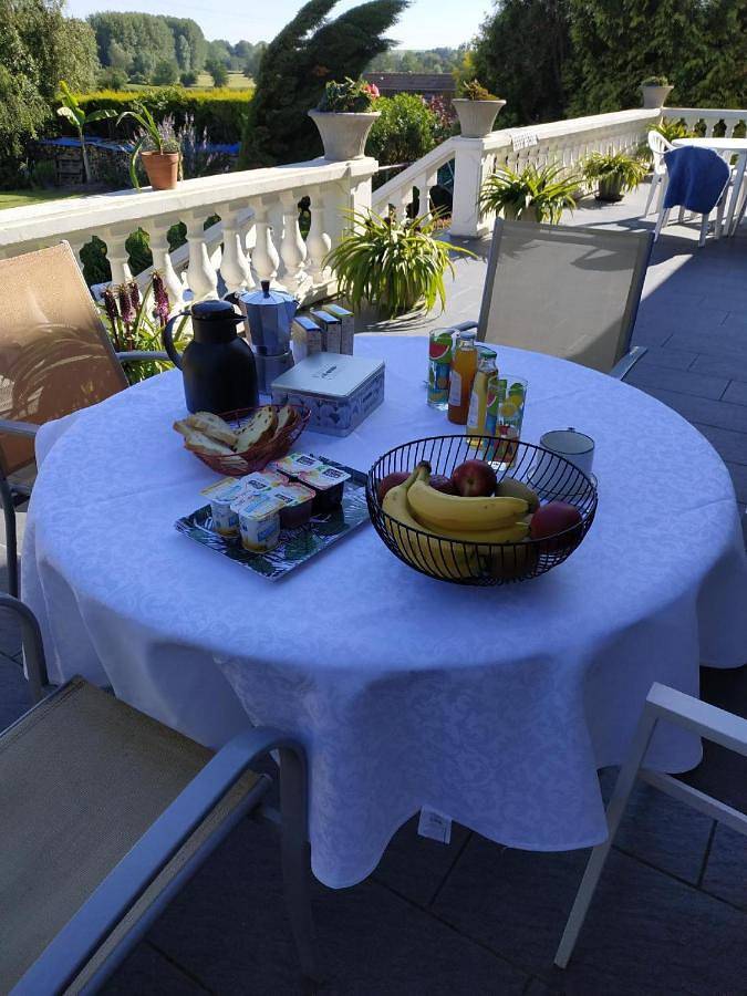 Chambre d’hôte pour 2 personnes, avec vue ainsi que jardin et terrasse