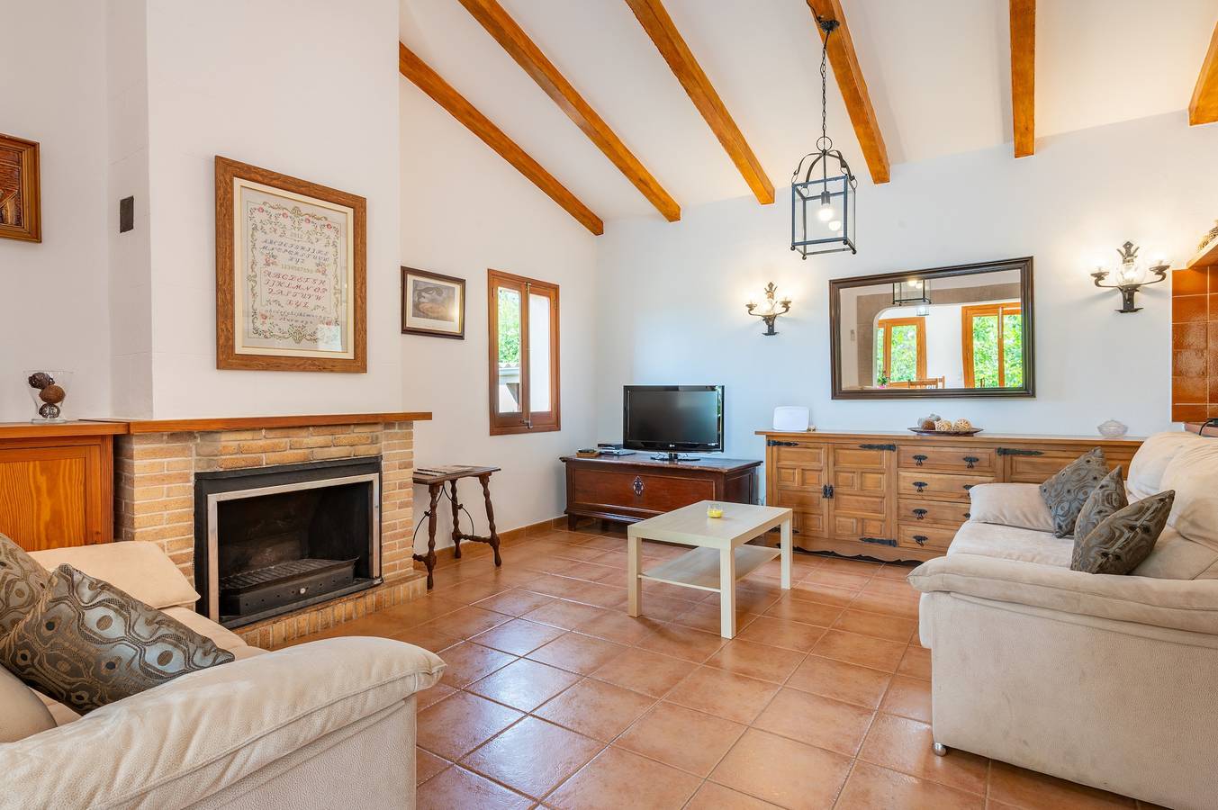 Casa 'Son Sant Joan' con piscina privada, Wi-Fi y aire acondicionado in Alaró, Interior de Mallorca