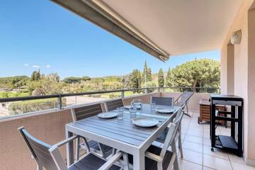 Gîte pour 4 personnes, avec balcon et piscine dans Golf Grand Jardin