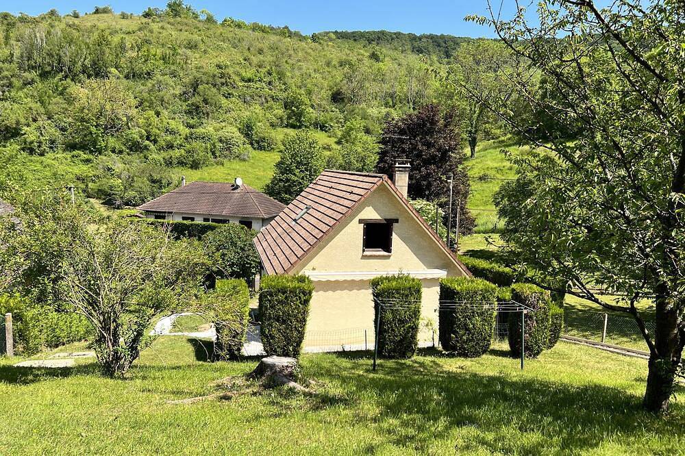 Maison Chaleureuse Dans un Écrin Verdure in Vézillon, Les Andelys region