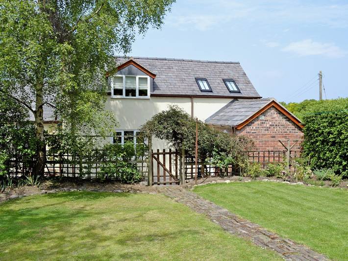 Holiday rental for 5 people, with garden, with pets in Flintshire