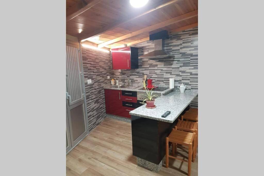 Apartamento entero, Two-Bedroom Apartment in Samos (Lugo), Reserva da Biosfera Ribeira Sacra e Serras do Oribio e Courel