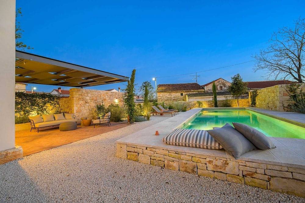 Villa Stone and Sage mit Pool in Svetvinčenat, Zentralistrien