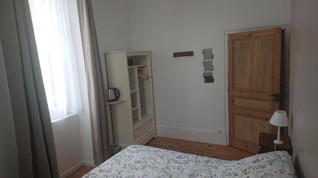 Appartement de vacances entier, Agréable chambre, salle de bain privative, la plaçotte in Saint-Clar, Gers