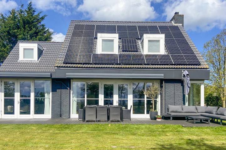 Ferienhaus für 10 Personen, mit Garten und Terrasse in Bergen (Nordholland)