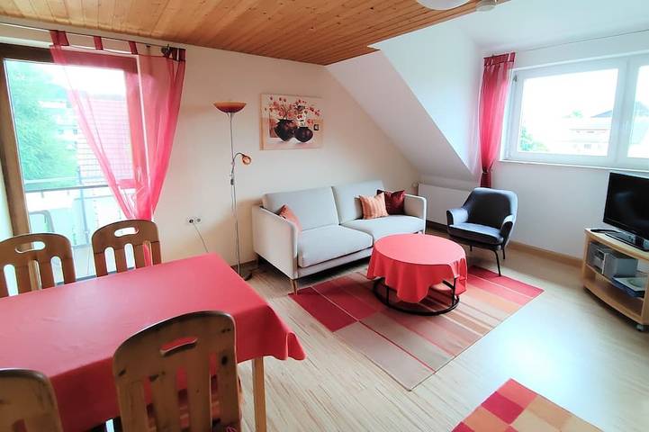 Ferienwohnung für 4 Personen, mit Garten und Balkon in Daisendorf