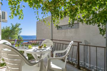 Vakantiewoning voor 3 Personen in Brela, Split-Dalmatië, Afbeelding 3
