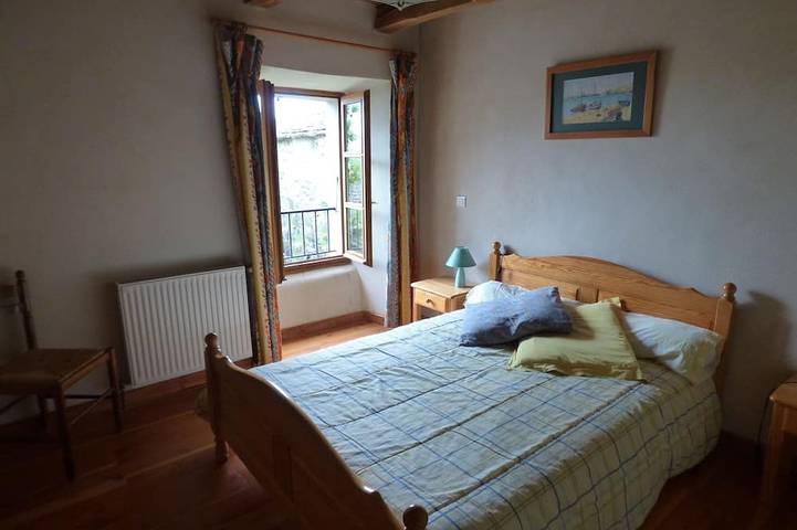 Location de vacances pour 8 personnes, avec jardin et terrasse à Fraissinet-de-Lozère - 2