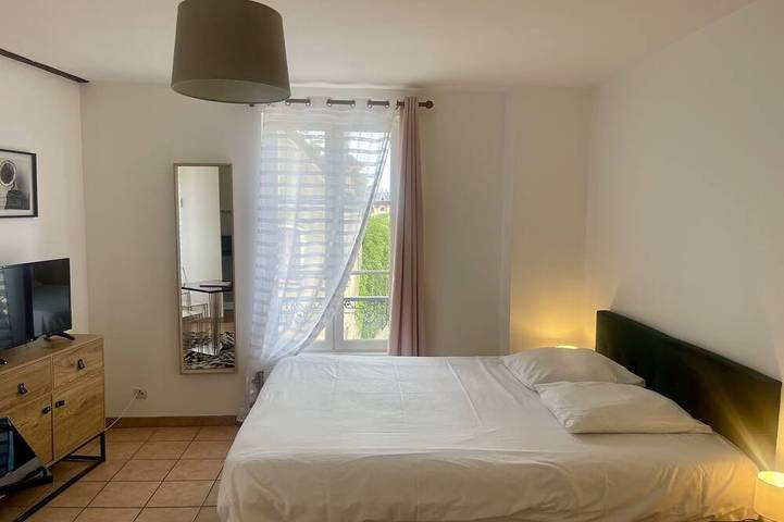 Apartamento entero, Le Paul Bert-Apartamento-Apartamento-Baño privado con ducha-Vista a la Ciudad in Auxerre, Auxerre region