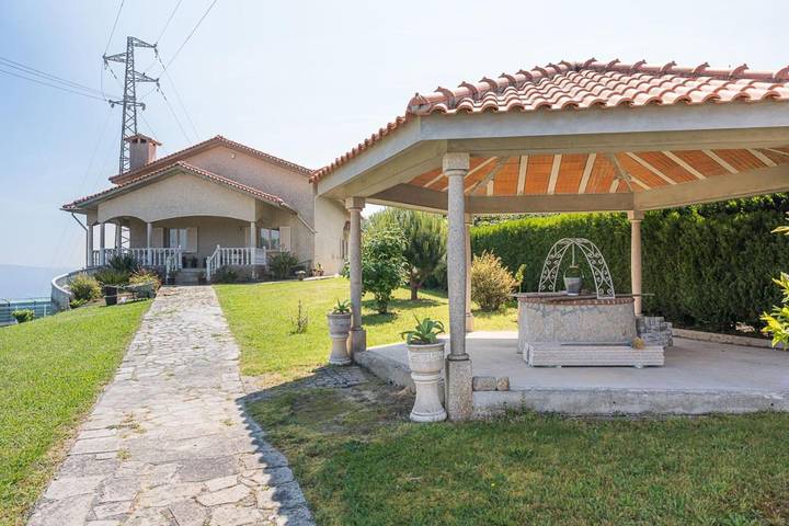 Maison d’hôte pour 9 personnes, avec piscine ainsi que jardin et vue sur le lac à Vila Nova de Gaia