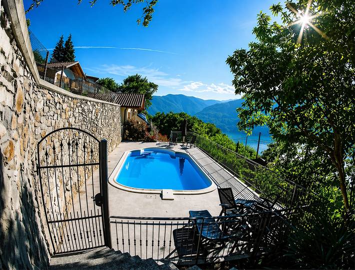 Ferienhaus für 4 Personen, mit Ausblick und Seeblick sowie Pool und Terrasse in Lago Maggiore (Lombardei) - 2