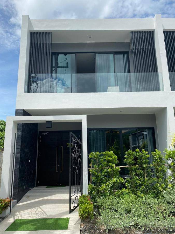 Villa pour 4 personnes, avec balcon et piscine