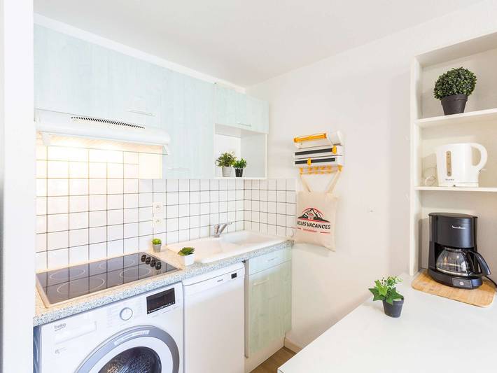 Gîte pour 9 personnes, avec balcon dans Office De Tourisme De Saint Laurent Soulan - 3