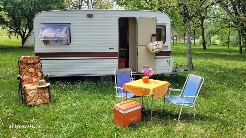 Camping pour 2 personnes, avec vue ainsi que terrasse et jardin