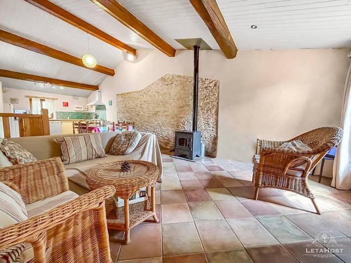 Location de vacances pour 5 personnes, avec jardin ainsi que piscine et vue, adapté aux familles à Soupex - 2