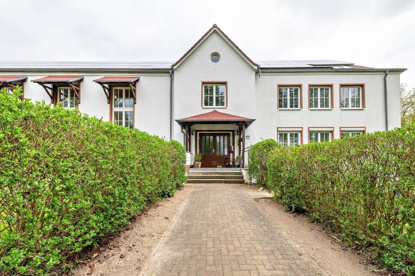 "The House by the Pond" for 20 people, with Garden, Wi-Fi & Pond in Krakow am See, Mecklenburg Lakes