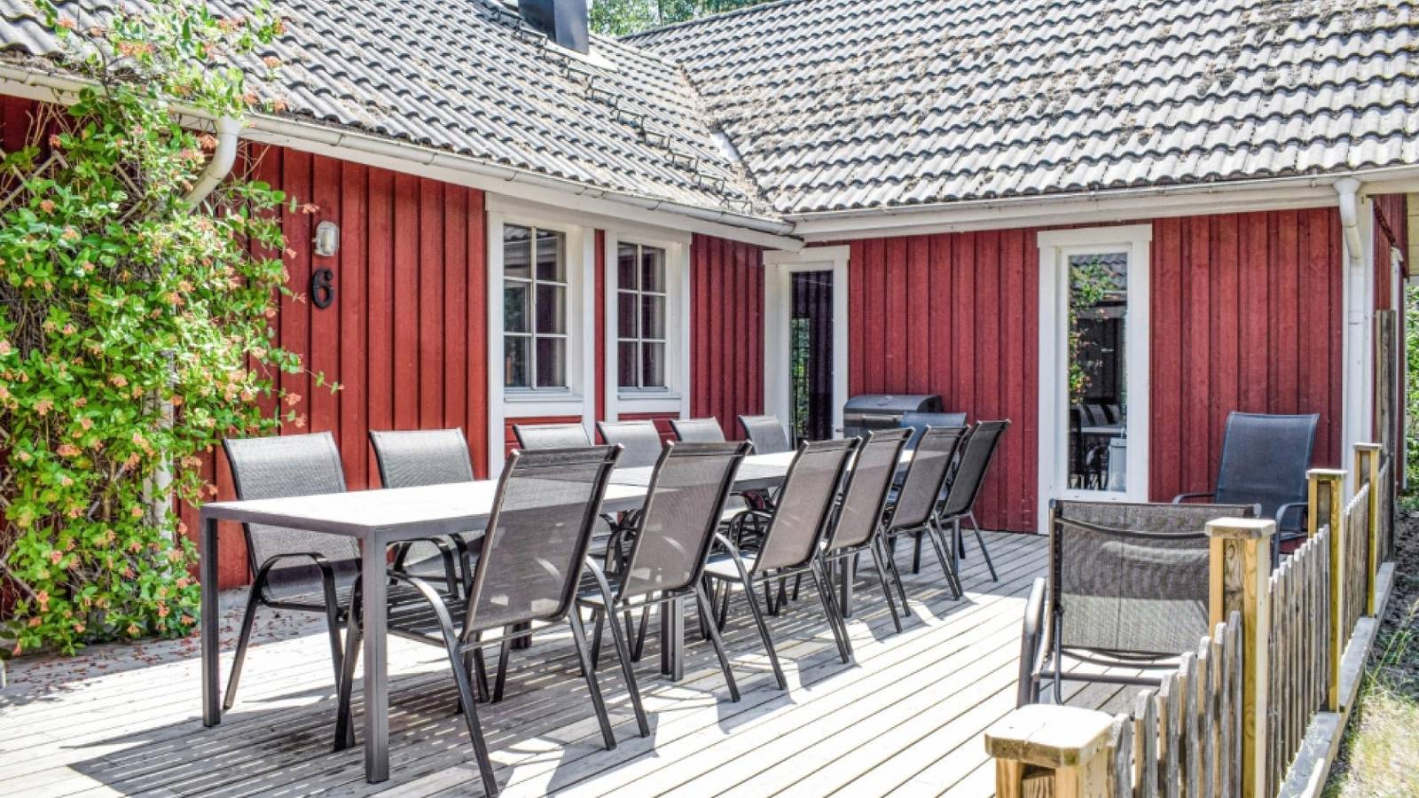 Hus för 18 Personer, med bastu samt terass och trädgård, med husdjur