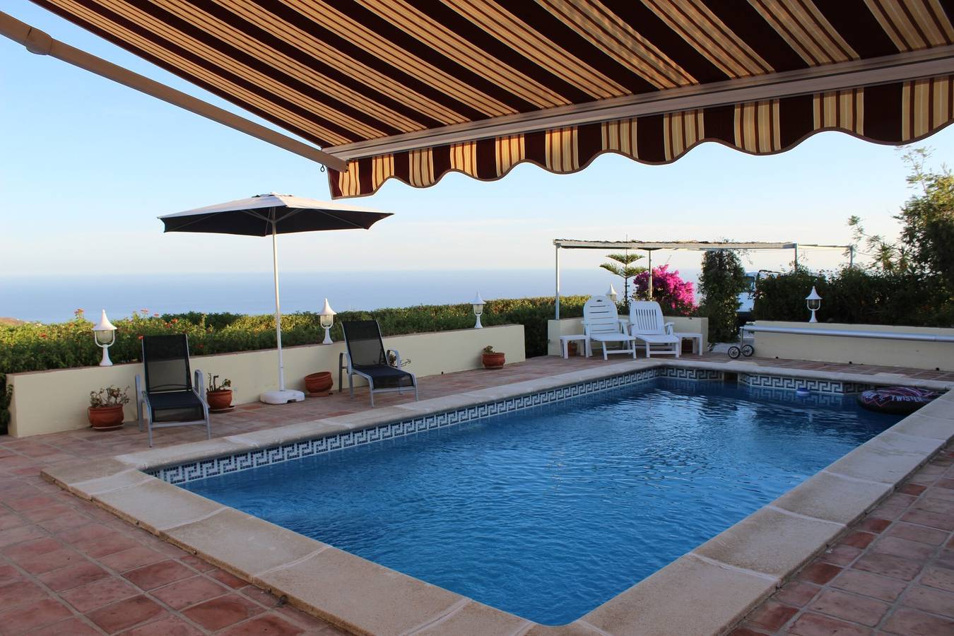 Holiday Home 'Casa Dahlia' with Sea View, Private Pool and Air Conditioning in Arenas, Costa del Sol