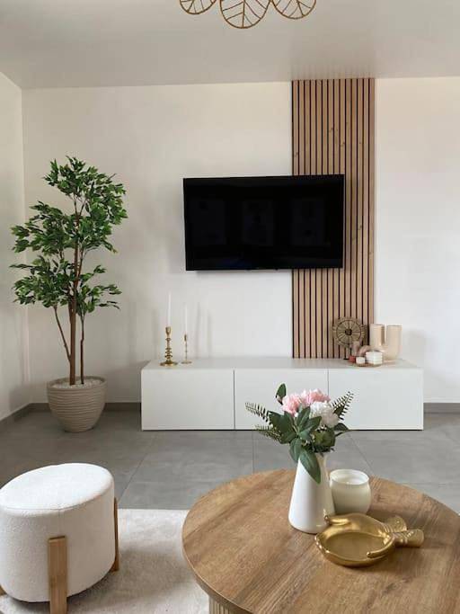 Location de vacances pour 6 personnes, avec Terrasse ainsi que Jardin et Vue à Saint-Romans