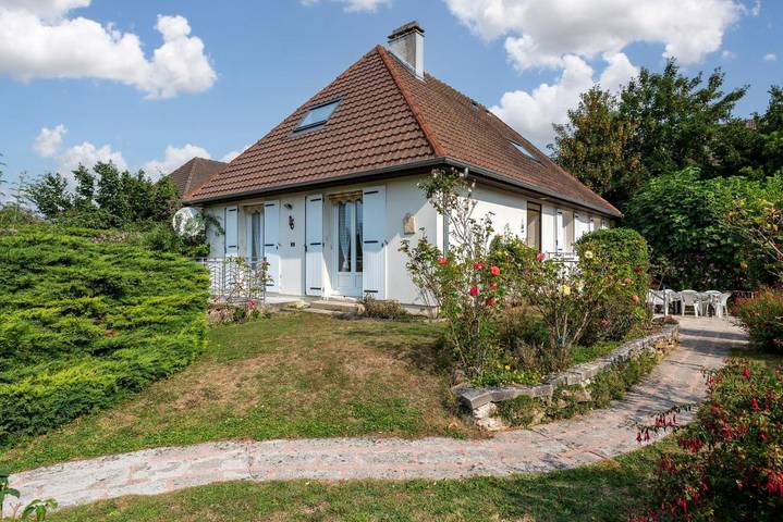 Location de vacances pour 10 personnes, avec jardin et vue à IFS