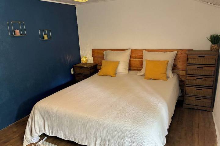 Location de vacances pour 7 personnes, avec jardin à Concots - 2