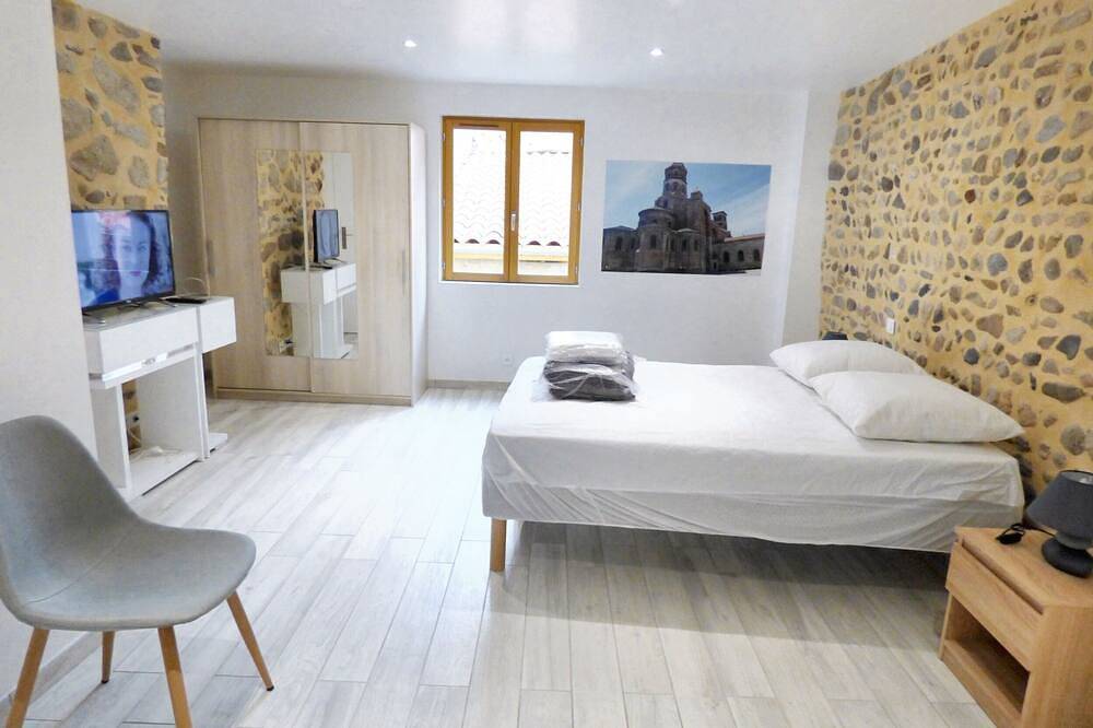 Homerez - Casa cómoda en el corazón de Brioude con aparcamiento privado. in Brioude, Macizo Central