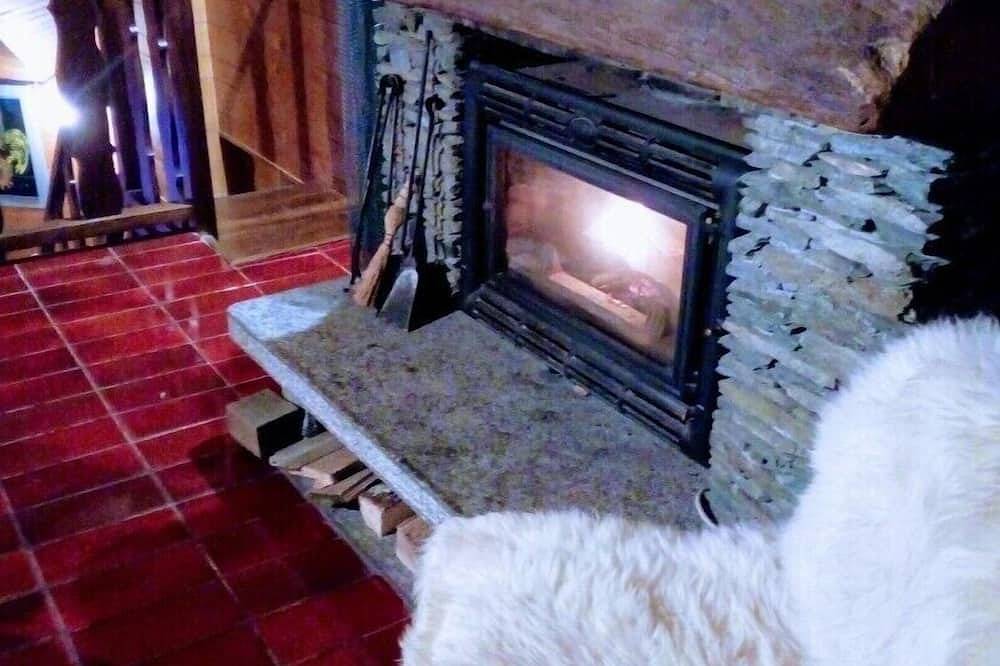 Appartamento intero, Appartamento con soppalco e caminetto in Cervinia, Valtournenche