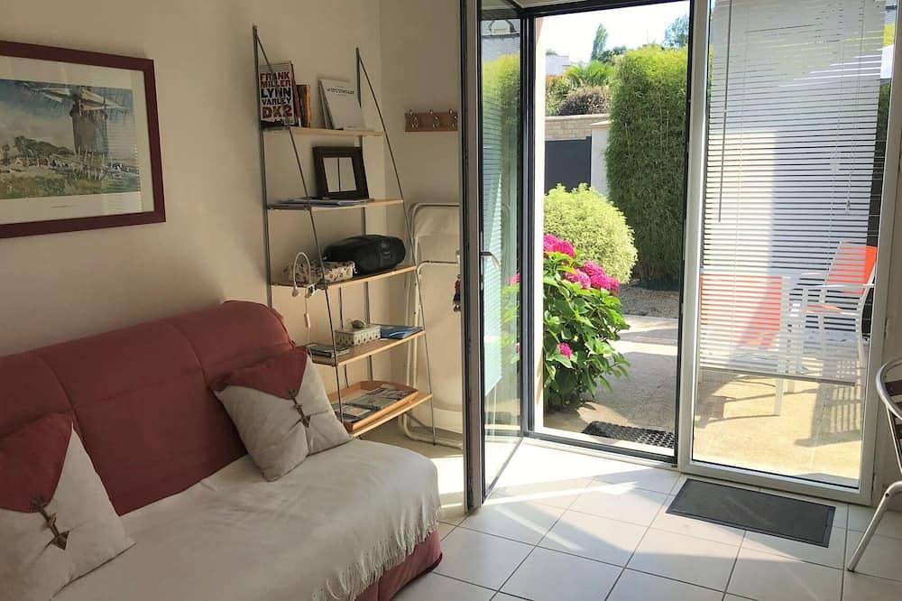 Appartement entier, Agréable appartement pour 4 personnes avec Wifi, Tv, terrasse et animaux admis in Lancieux, Région de Dinan