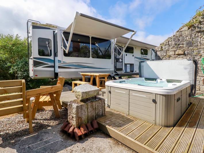 Caravane pour 4 personnes, avec jardin, animaux acceptés à Cornouailles