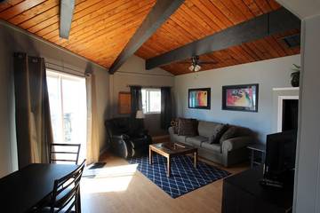 Log Cabin for 4 People in Shuswap Lake, Canadian Rocky Mountains, Photo 4