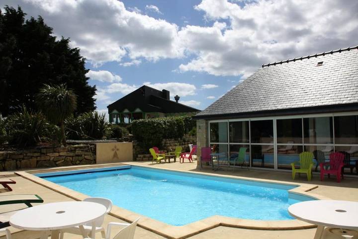 Hôtel pour 3 personnes, avec Terrasse et Jardin ainsi que Piscine et Sauna