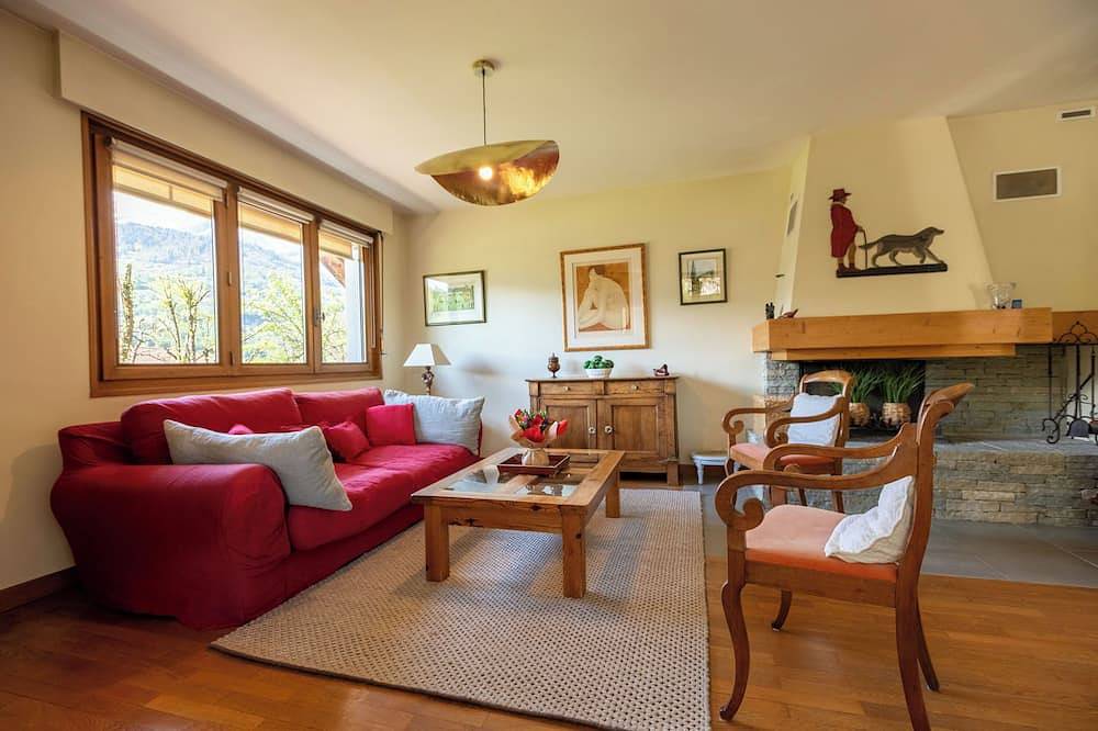 Appartement entier, Appartement dans chalet à Saint Martin Sallanches près des stations 3 personnes in Sallanches, Pays du Mont-Blanc