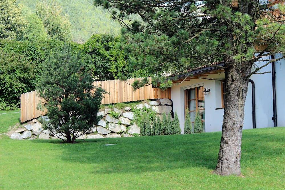 Ganze Wohnung, Fw \"Gartenblick\" beim Gutshaus Im Winkl in Dietenheim, Bruneck