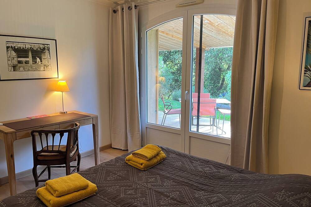 Geheel appartement, Charming, peaceful gîte with swimming pool and jacuzzi in Tourrettes-sur-Loup, Cannes regio