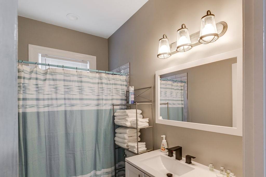 Royal Cottage! in Jackson, Hinds County