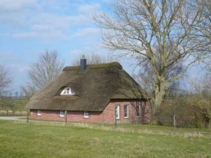 Ferienhaus für 4 Personen, mit Terrasse und Garten in Stadland