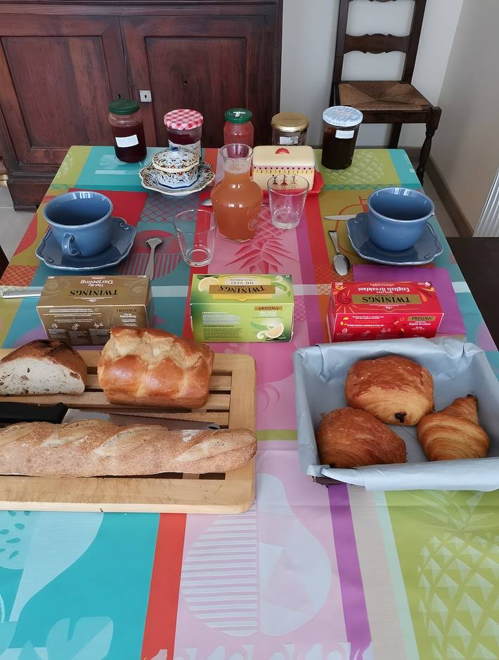 Bed and Breakfast 'Le Myosotis' con Terrazza in Comune, Wi-Fi e Aria Condizionata in Rehaupal, Saint-Dié-des-Vosges