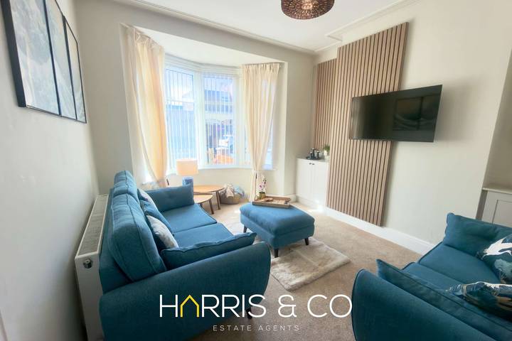 The Great Wave Retreat - Calm Coastal Stay in Lancashire