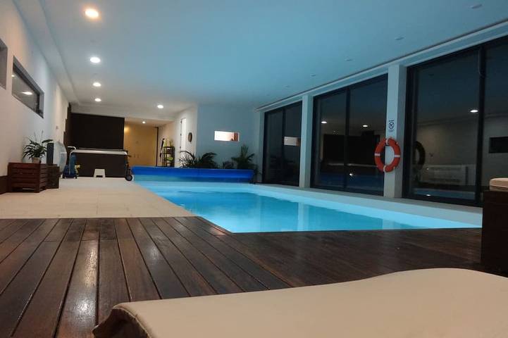 Location de vacances pour 13 personnes, avec Balcon et Jacuzzi ainsi que Jardin et Sauna dans Touguinhó
