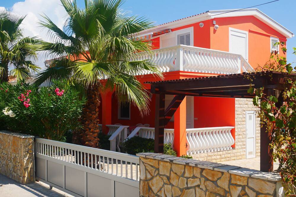 Appartamento vacanze a Vir a partire da 108€ a notte