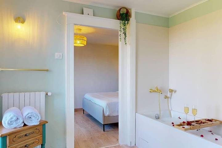 House with Spa and Private Sauna in Lissac-sur-Couze, Brive-la-Gaillarde region