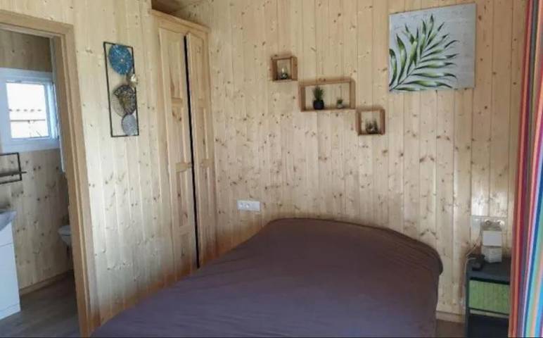 Location de vacances pour 2 personnes, avec balcon ainsi que jacuzzi et jardin à Saint-Romain-de-Jalionas - 4