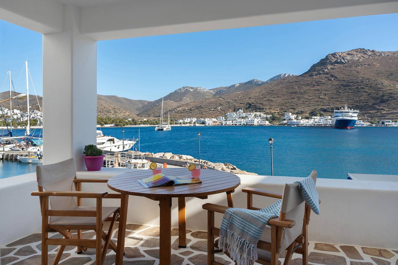 Appartement entier, Appartement 'Nicolas House 2' avec vue sur la mer, terrasse privée et climatisation in Amorgos