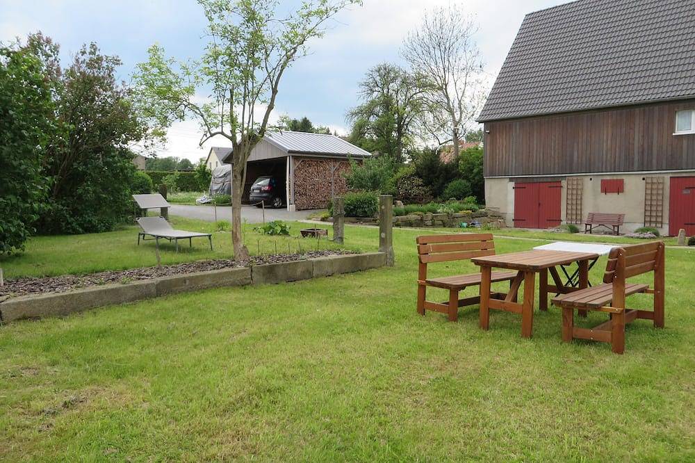 Ganze Wohnung, Ferienwohnung im ehemaligen Bauernhaus mit großem Wiesengrundstück in Rammenau, Oberlausitz-Niederschlesien