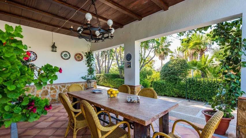 Villa spacieuse avec piscine privée à Villamartin in Villamartín, Pueblos Blancos