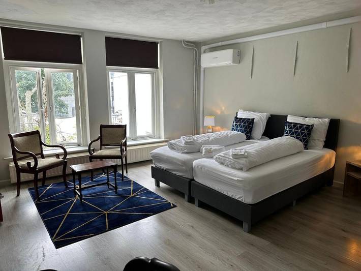 Hotel für 2 Personen, mit Ausblick - 1